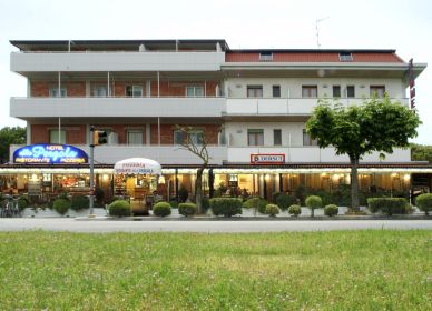 Hotel Alla Pergola Via Maia, 94  Bibione Spiaggia