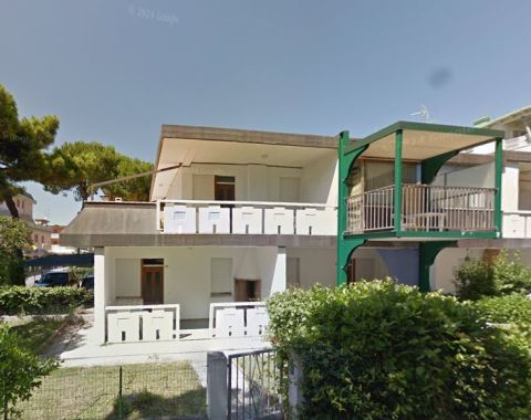 Haus mit mehreren Wohnungen Bibione
