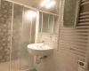 Badezimmer mit Dusche